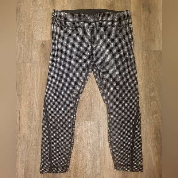 RARE Lululemon Pace Tight(Luxtreme)  Lights Out Black/Ravish Reptile Silver 12 - Picture 6 of 15